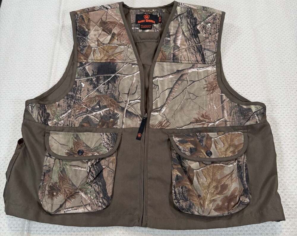 Game Winner Men's Realtree Camo Hunting Shooting Vest with Game Bag